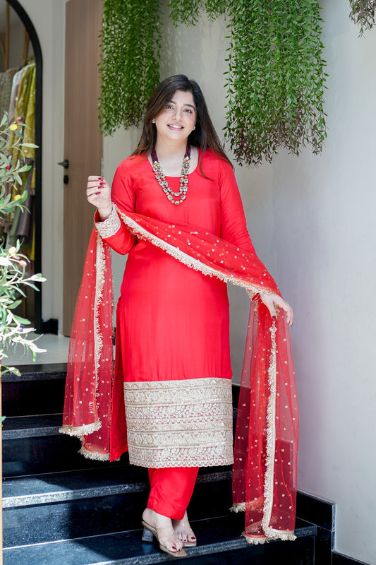 Lavira Embroidered Suit Set