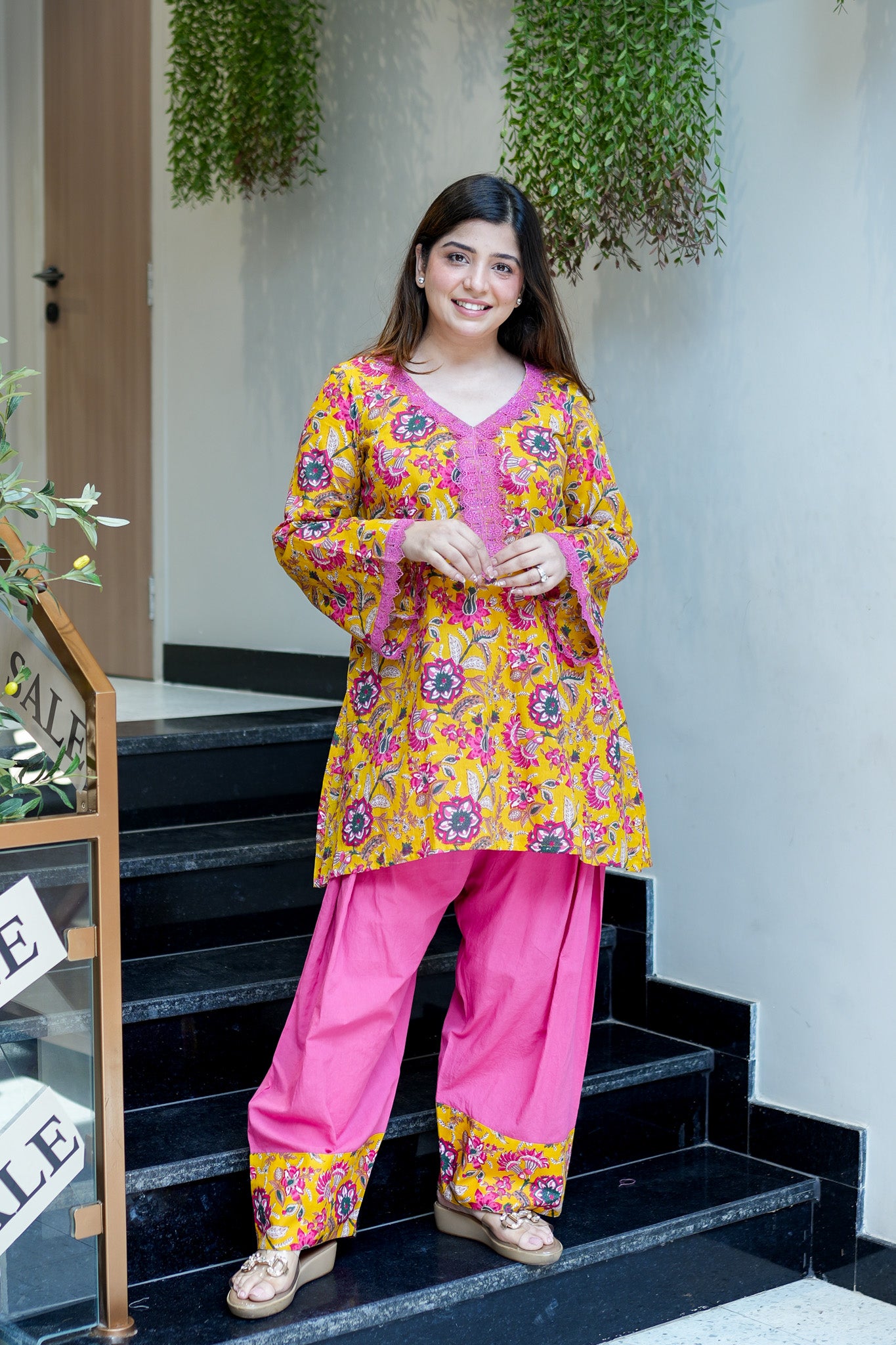 Taani Floral Farshi Salwar Set