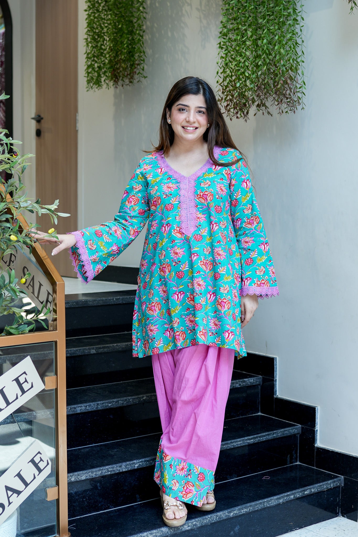 Taani Floral Farshi Salwar Set