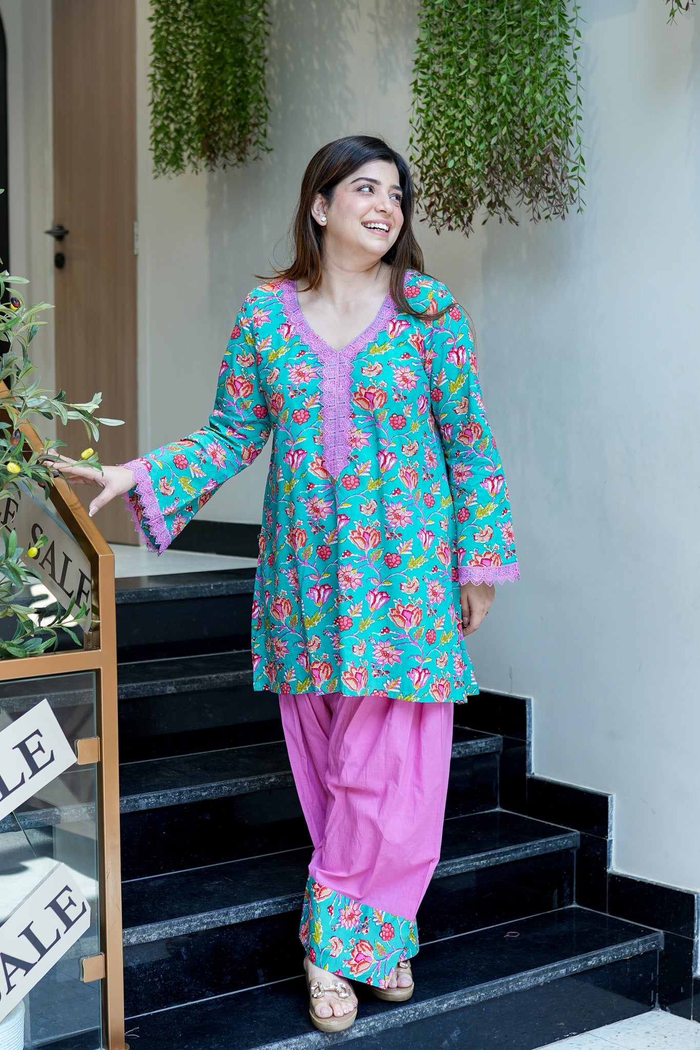 Taani Floral Farshi Salwar Set