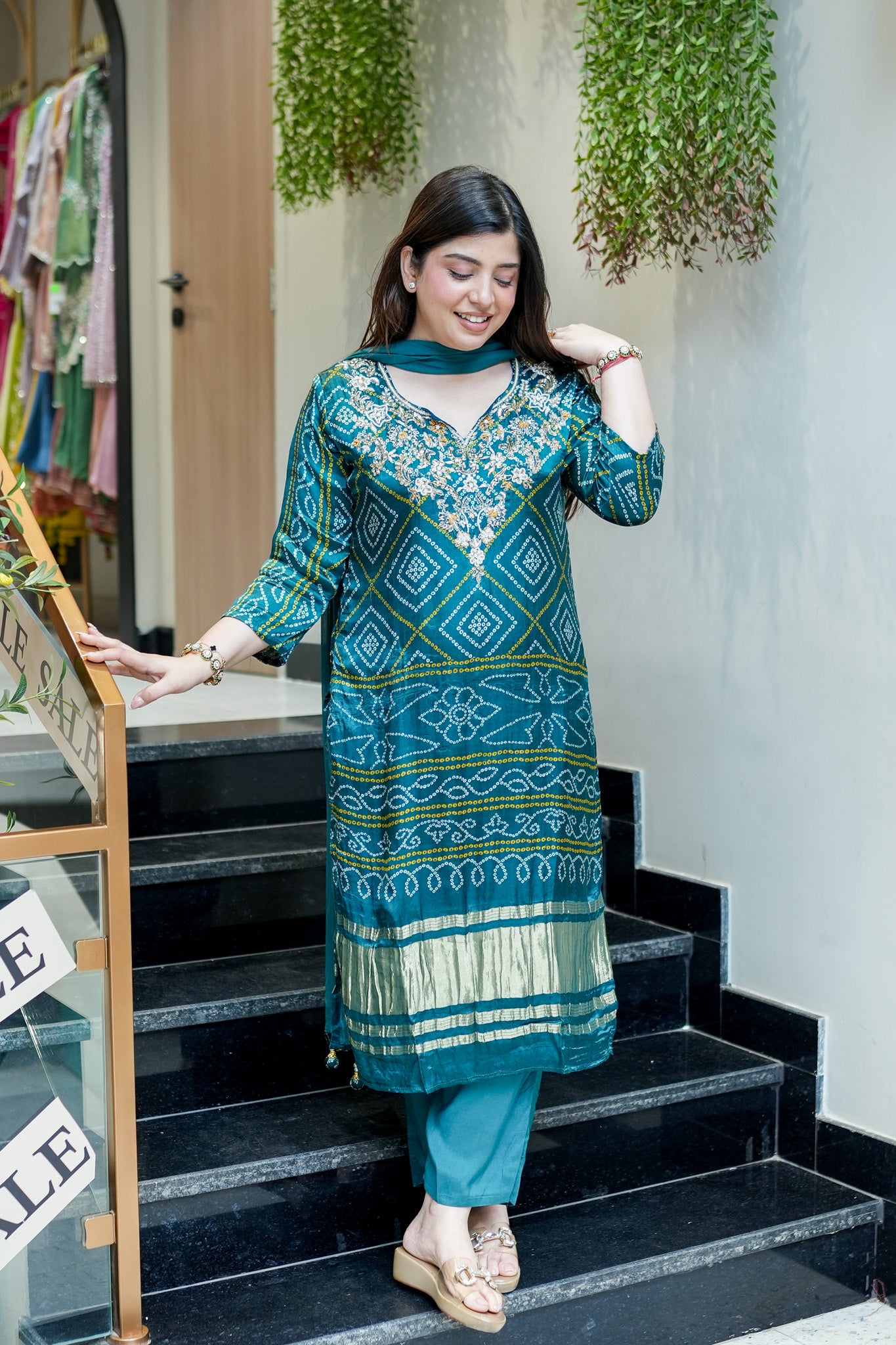 Kusha Bandhani Printed Suit Set