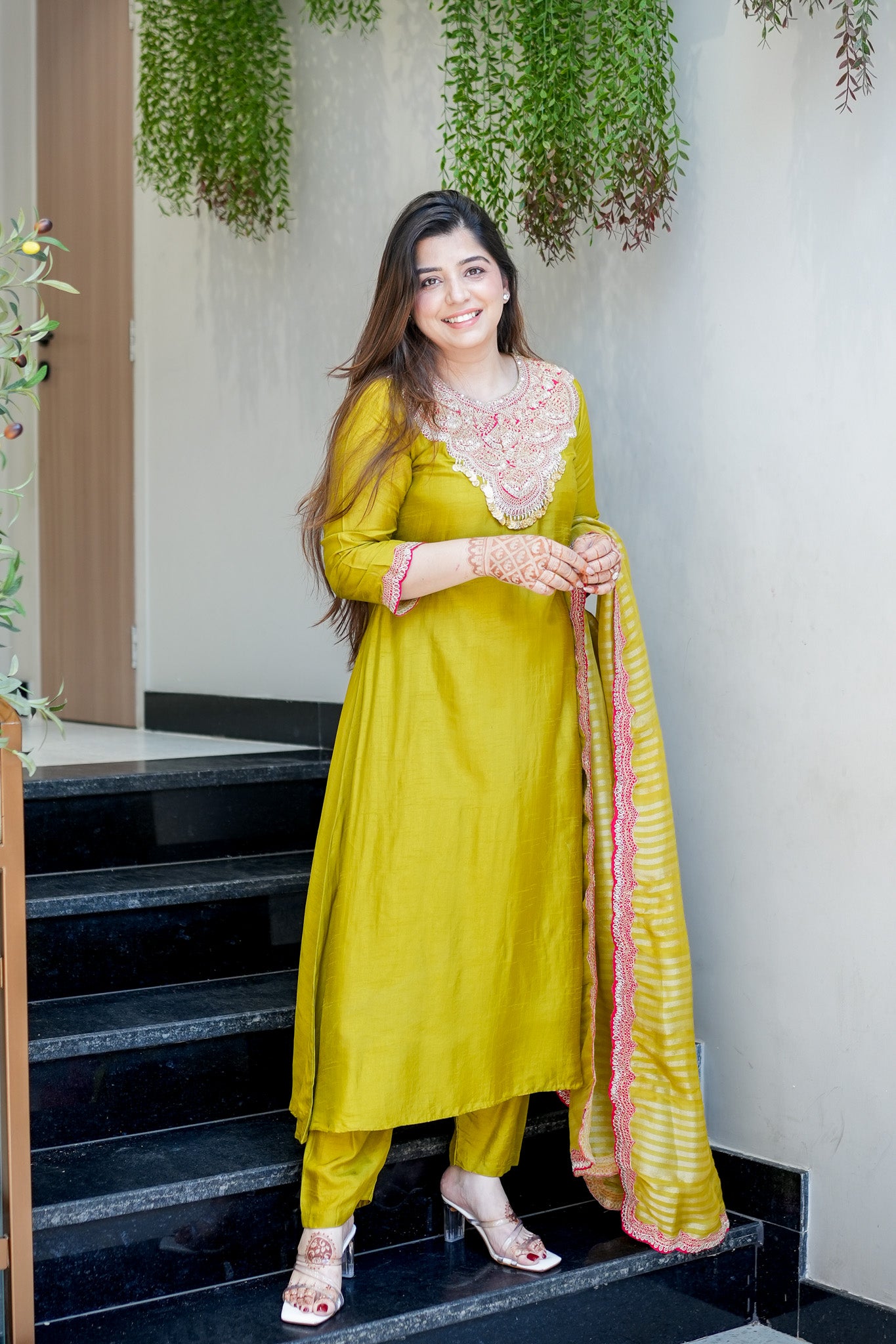 Neelaya Embroidered Suit Set