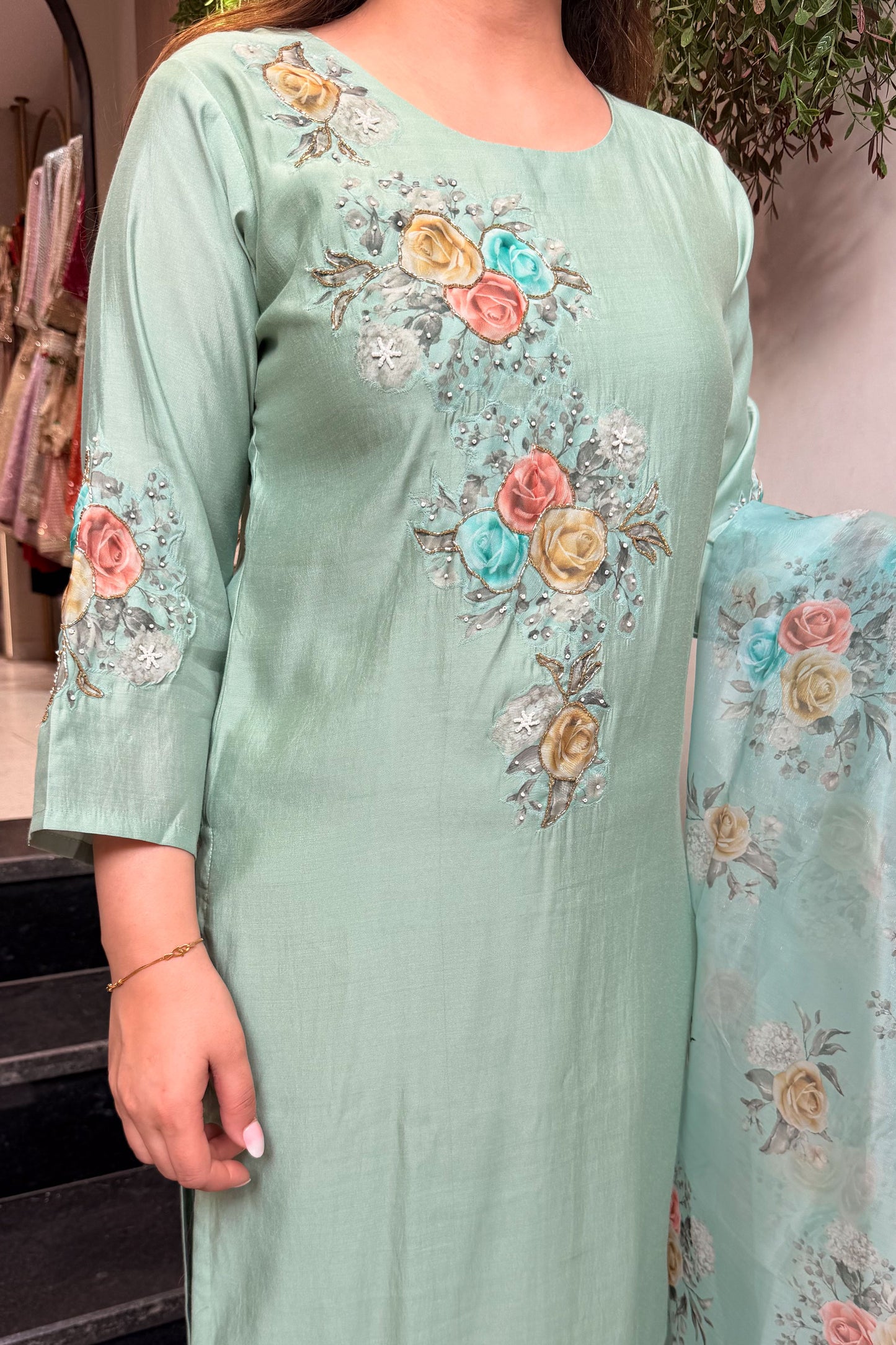 Vafa Floral Embroidered Suit Set