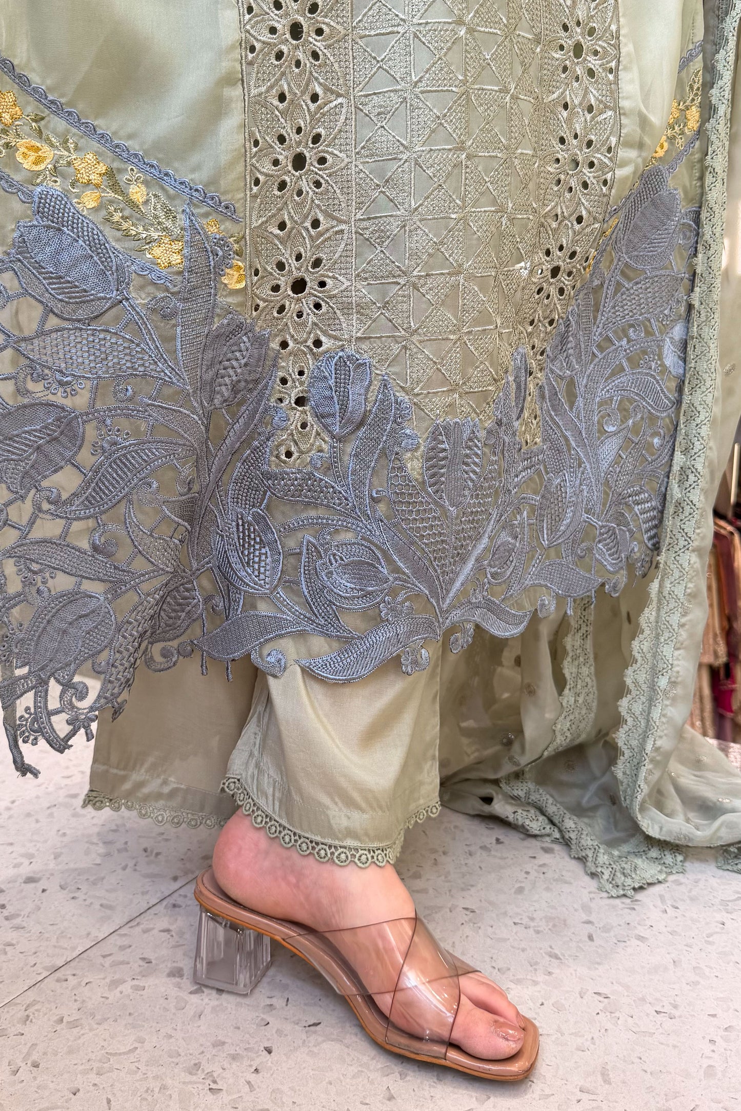 Ariya Floral Embroidered Pakistani Suit Set