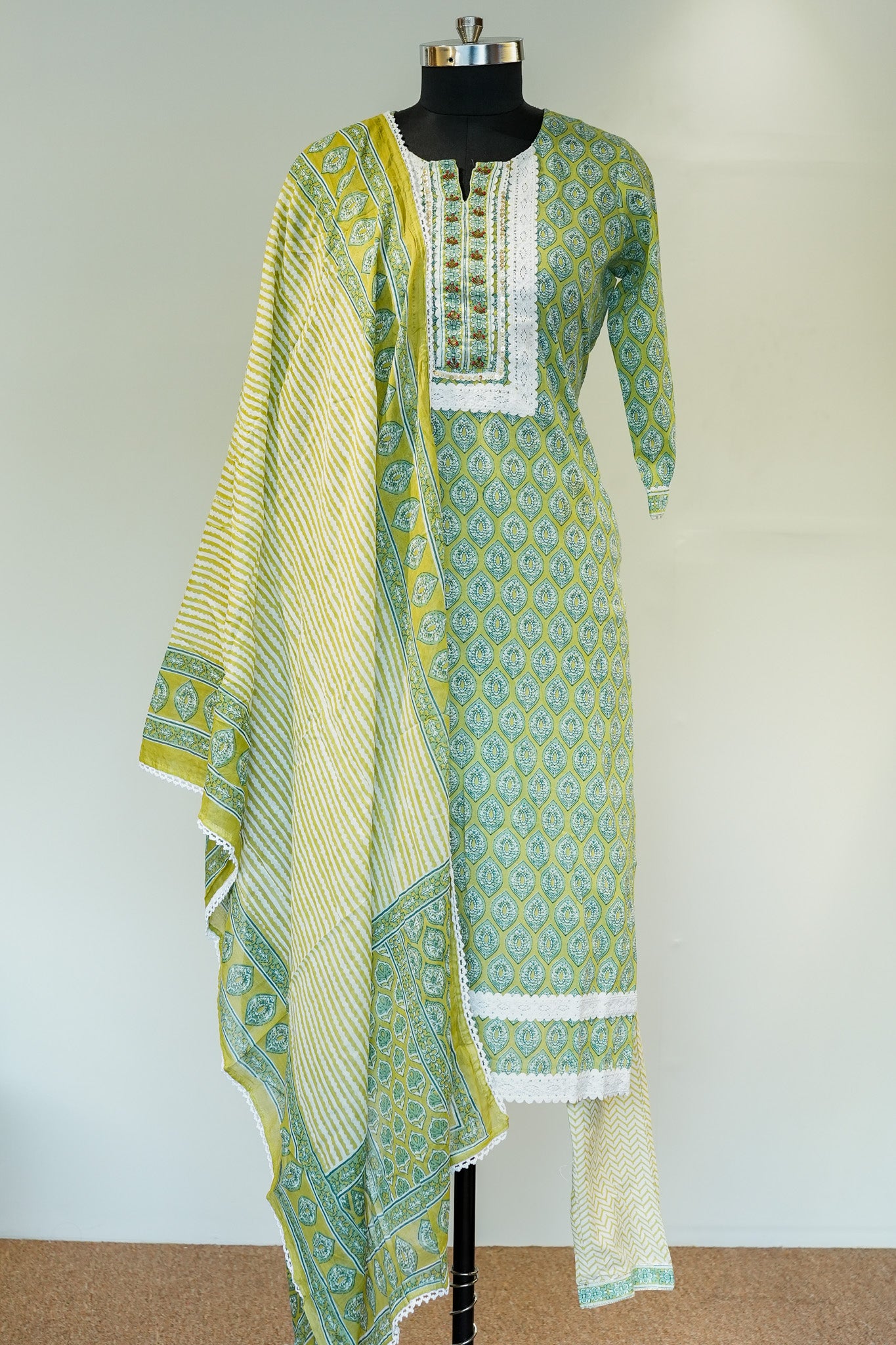 Seerat Printed Suit Set