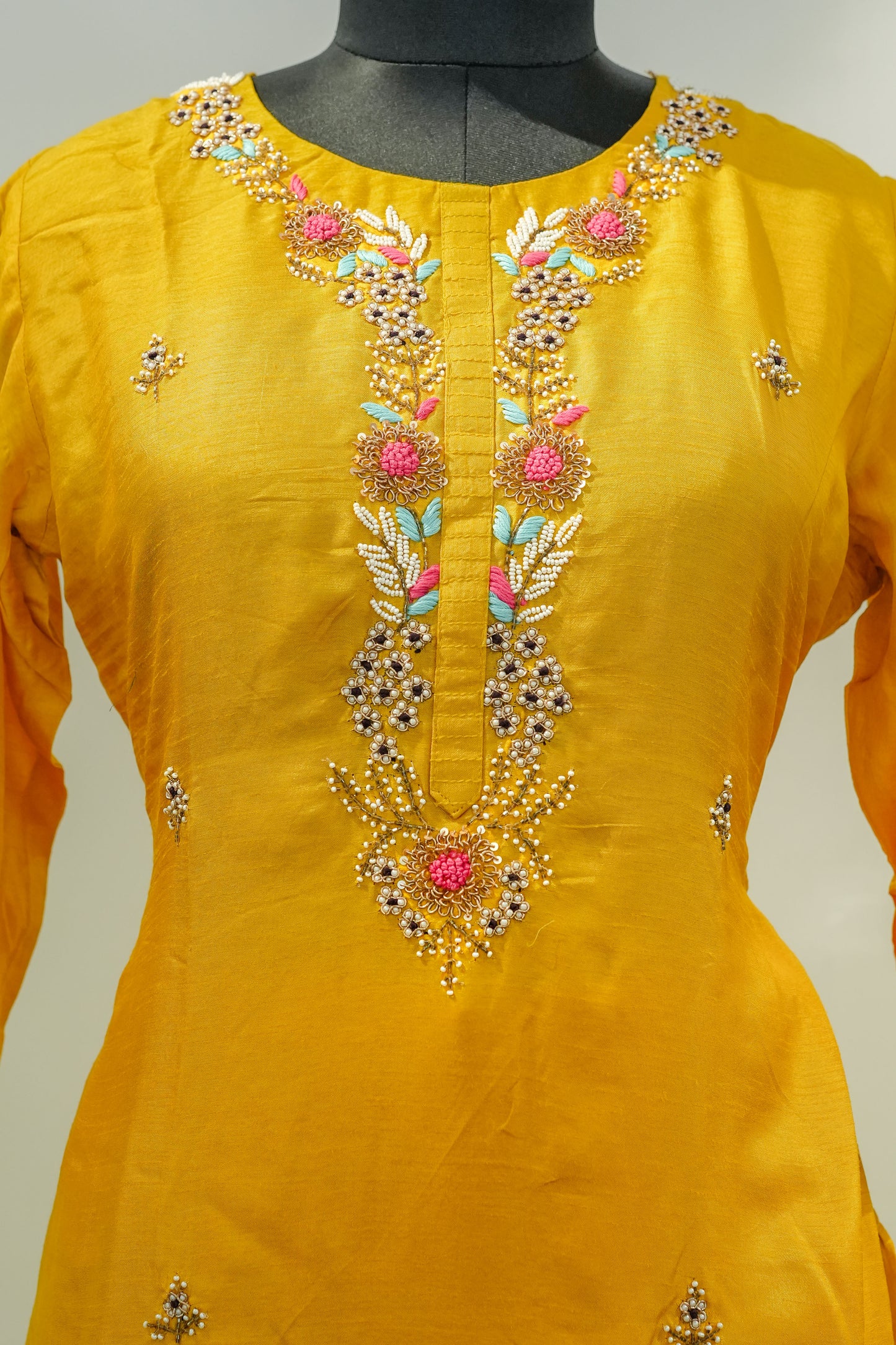 Niti Embroidered Suit Set