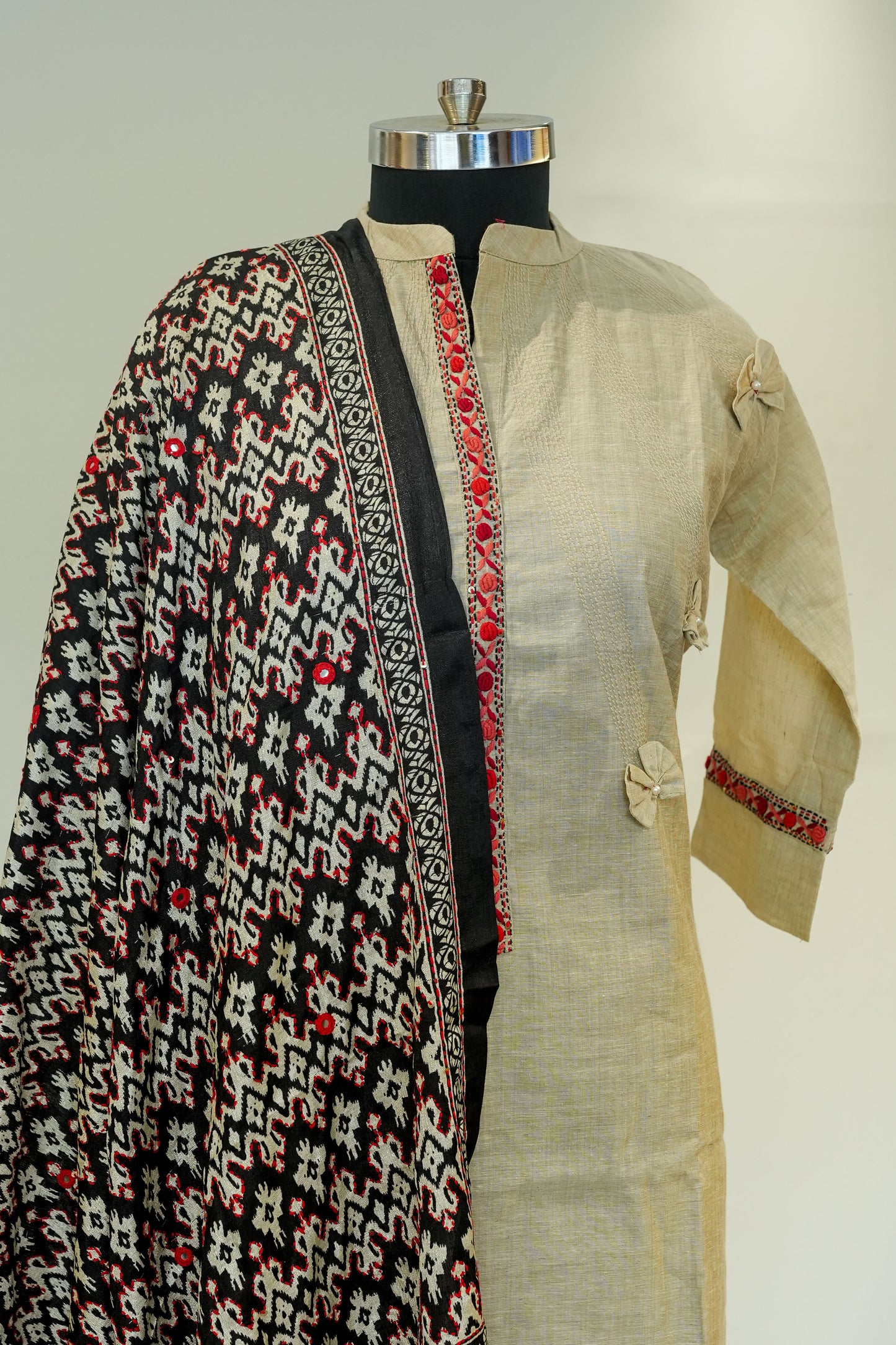 Geet Embroidered Kurta and Dupatta