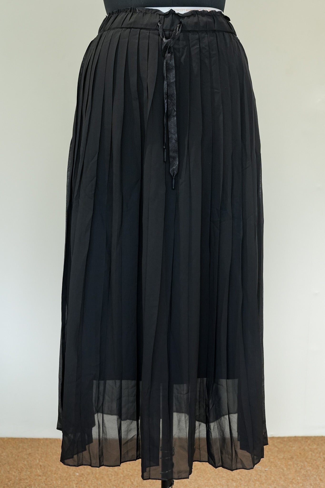 Black Pleated Long Skirt