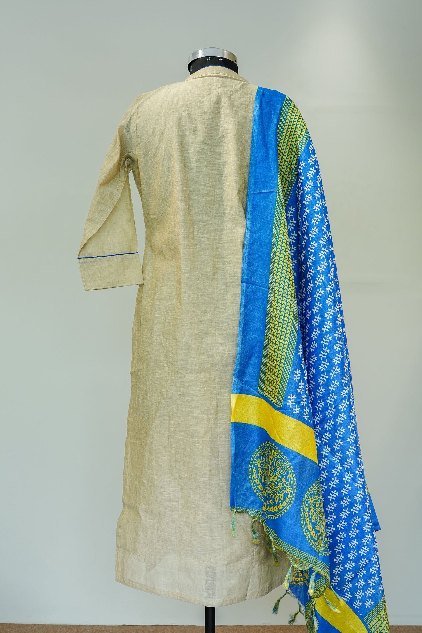 Ketvi Embroidered Kurta and Dupatta