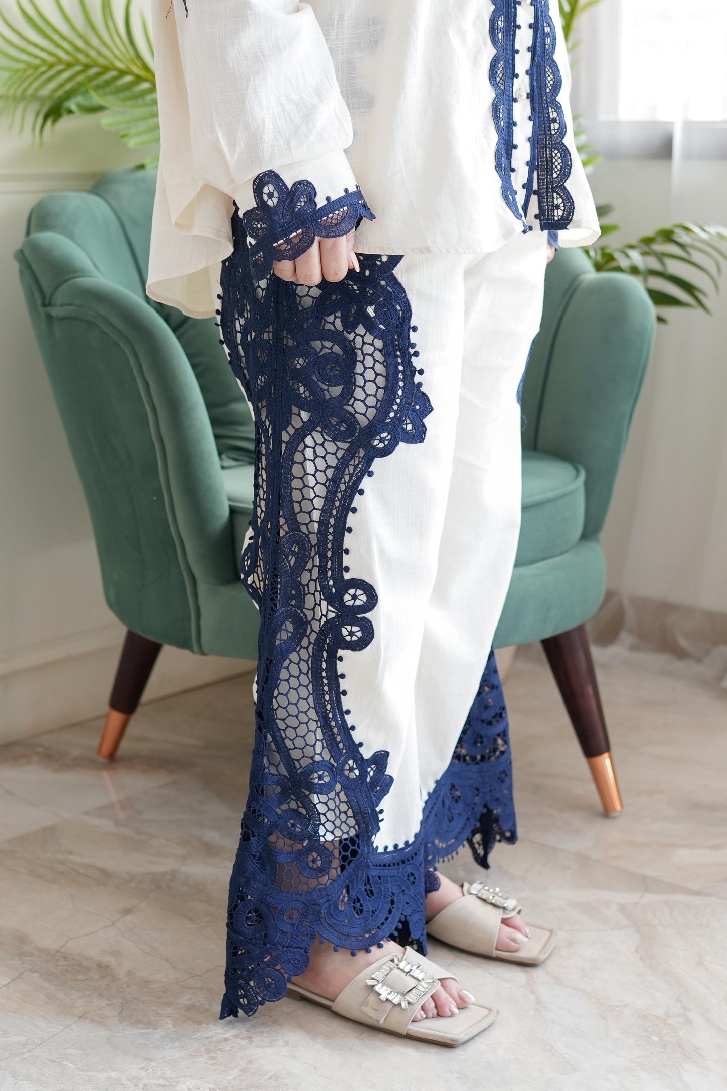 Baku White Schiffli Embroidered Cordset