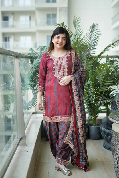 Zaina Embroidered Suit Set