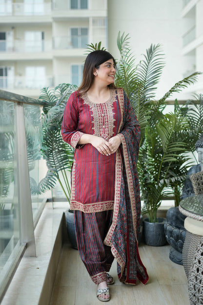 Zaina Embroidered Suit Set
