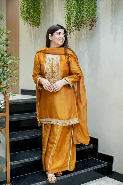 Ruva Embroidered Suit Set