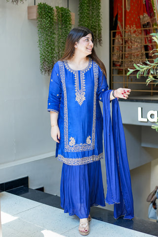 Avishi Embroidered Suit Set