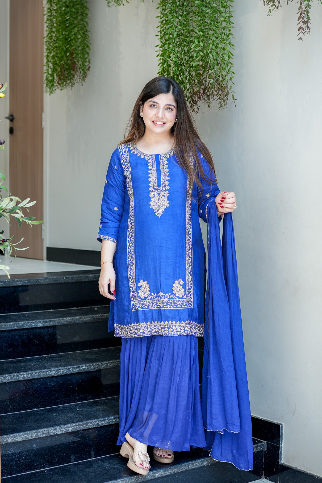 Avishi Embroidered Suit Set