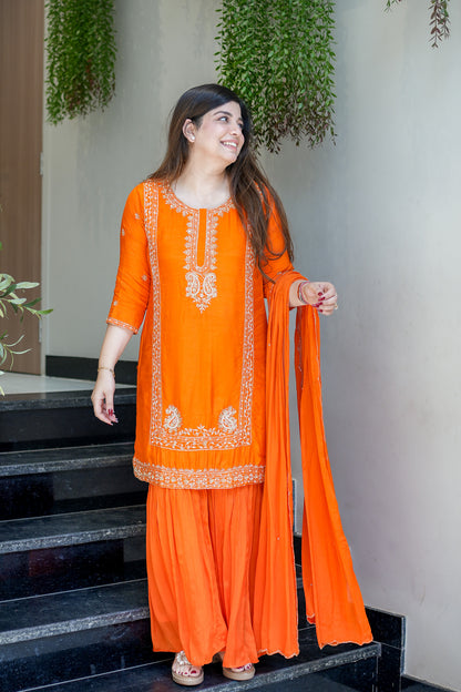 Avishi Embroidered Suit Set