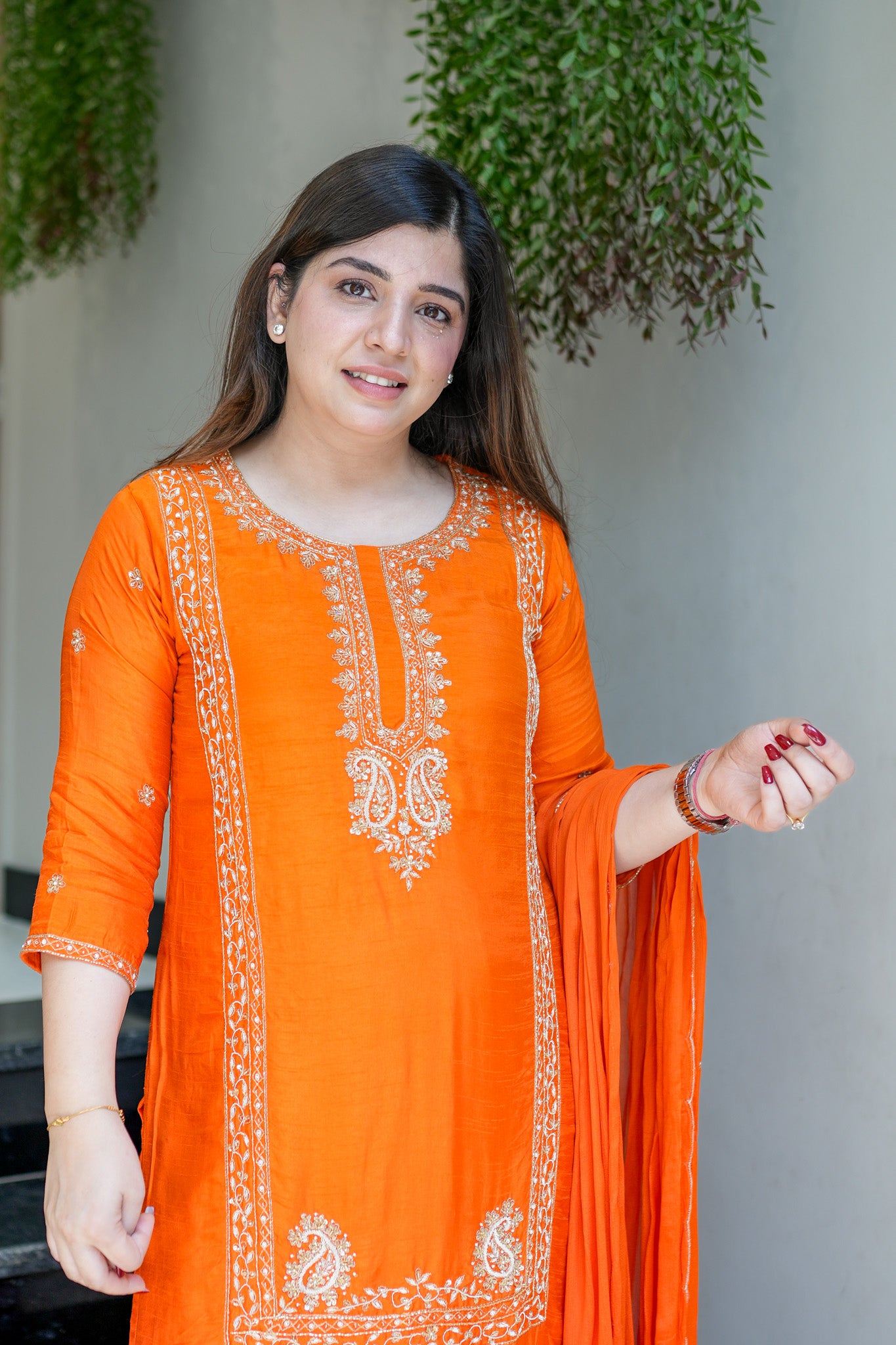 Avishi Embroidered Suit Set