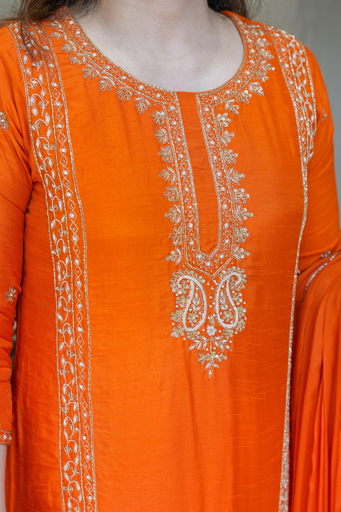 Avishi Embroidered Suit Set