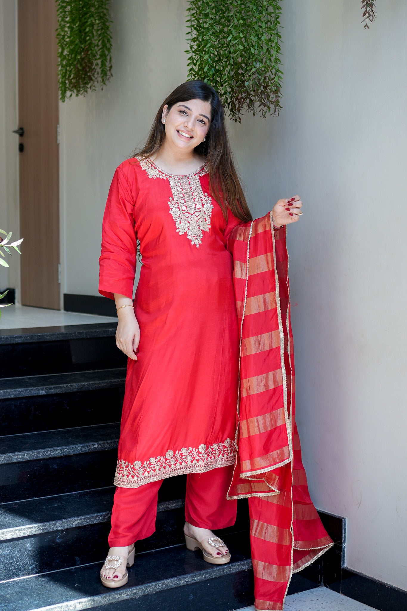 Avyira Embroidered Suit Set