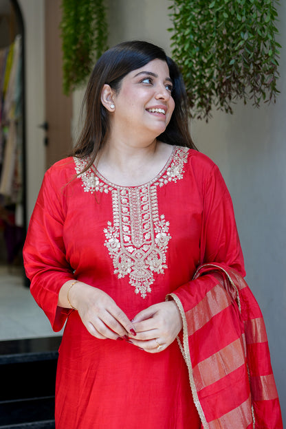 Avyira Embroidered Suit Set