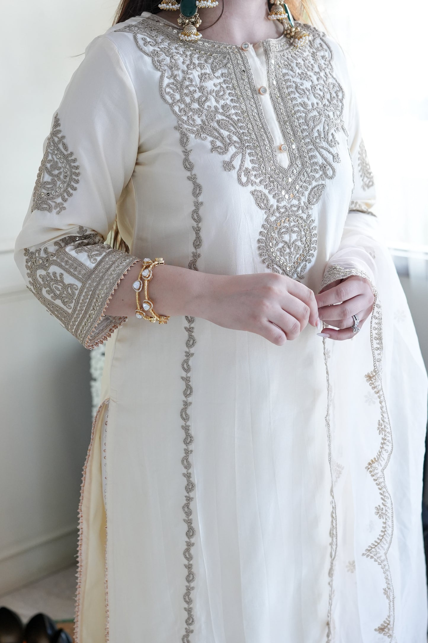 Taara Ivory Embroidred suit Set