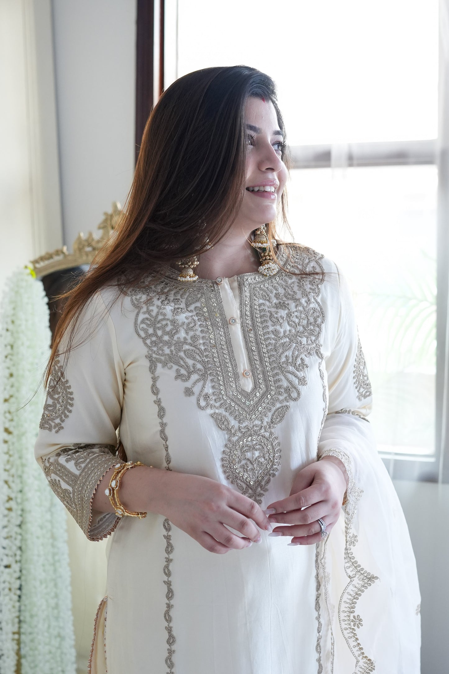 Taara Ivory Embroidred suit Set