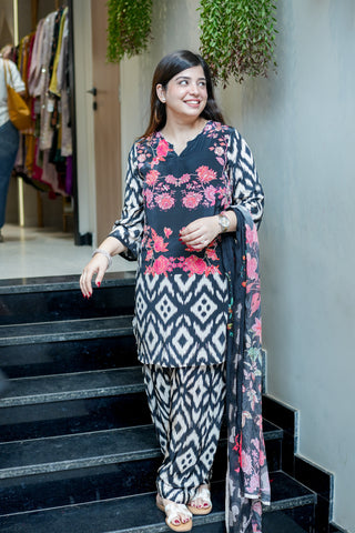 Vidhita Floral Printed Suit Set
