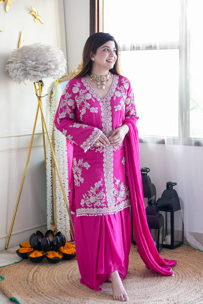 Yeva Pink Embroidred Suit With Skirt