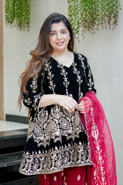 Eknoor Embroidered Velvet Short Anarkali Set