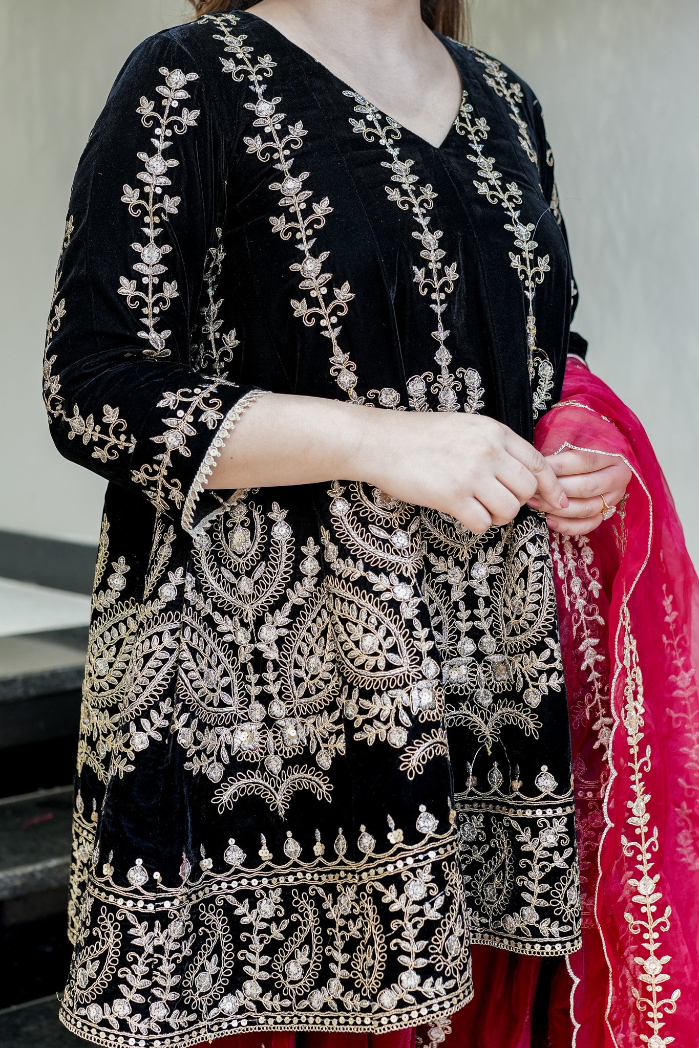 Eknoor Embroidered Velvet Short Anarkali Set