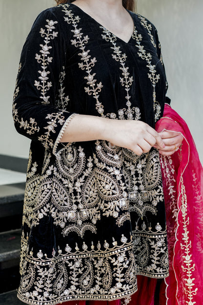 Eknoor Embroidered Velvet Short Anarkali Set