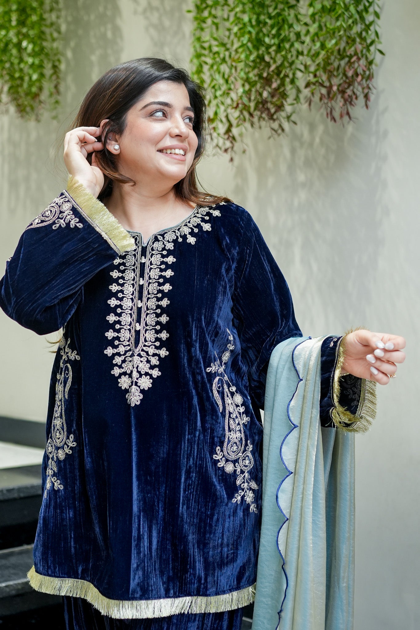 Jiya Embroidered Velvet Suit Set