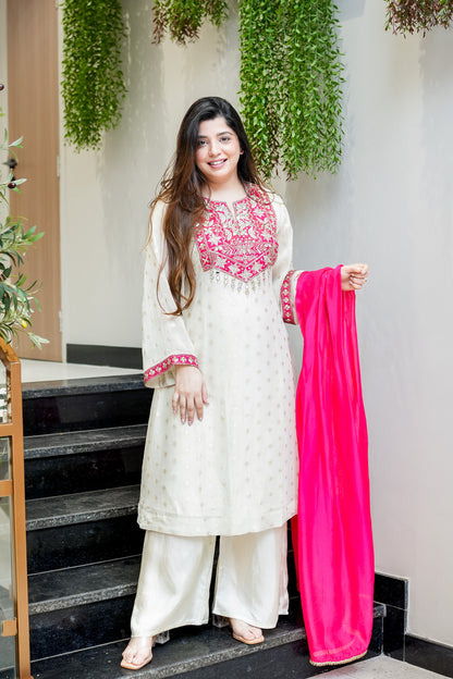 Vedahi Embroidered Suit Set