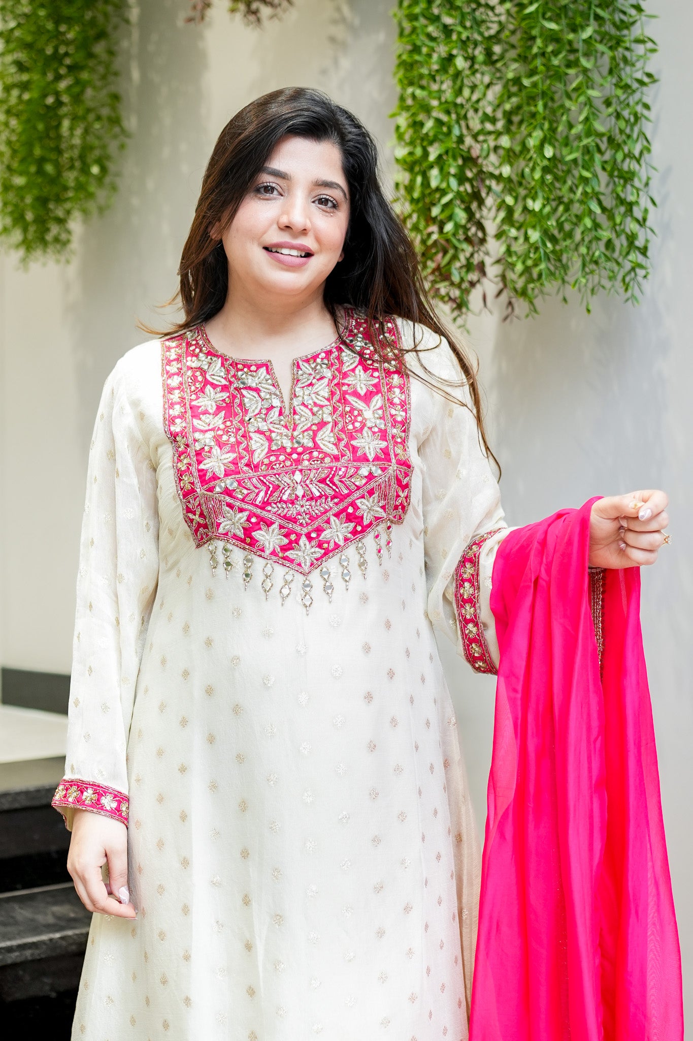 Vedahi Embroidered Suit Set