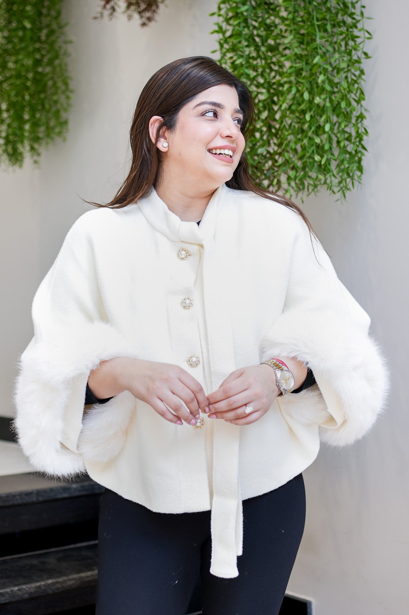 Eska White Furr Detailing Cape