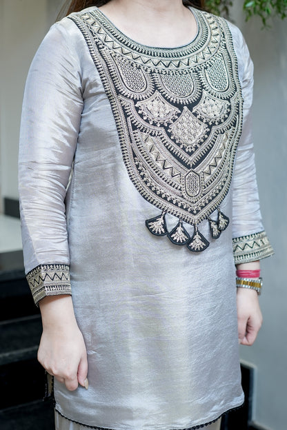 Vridahna Grey Silk Cord Set