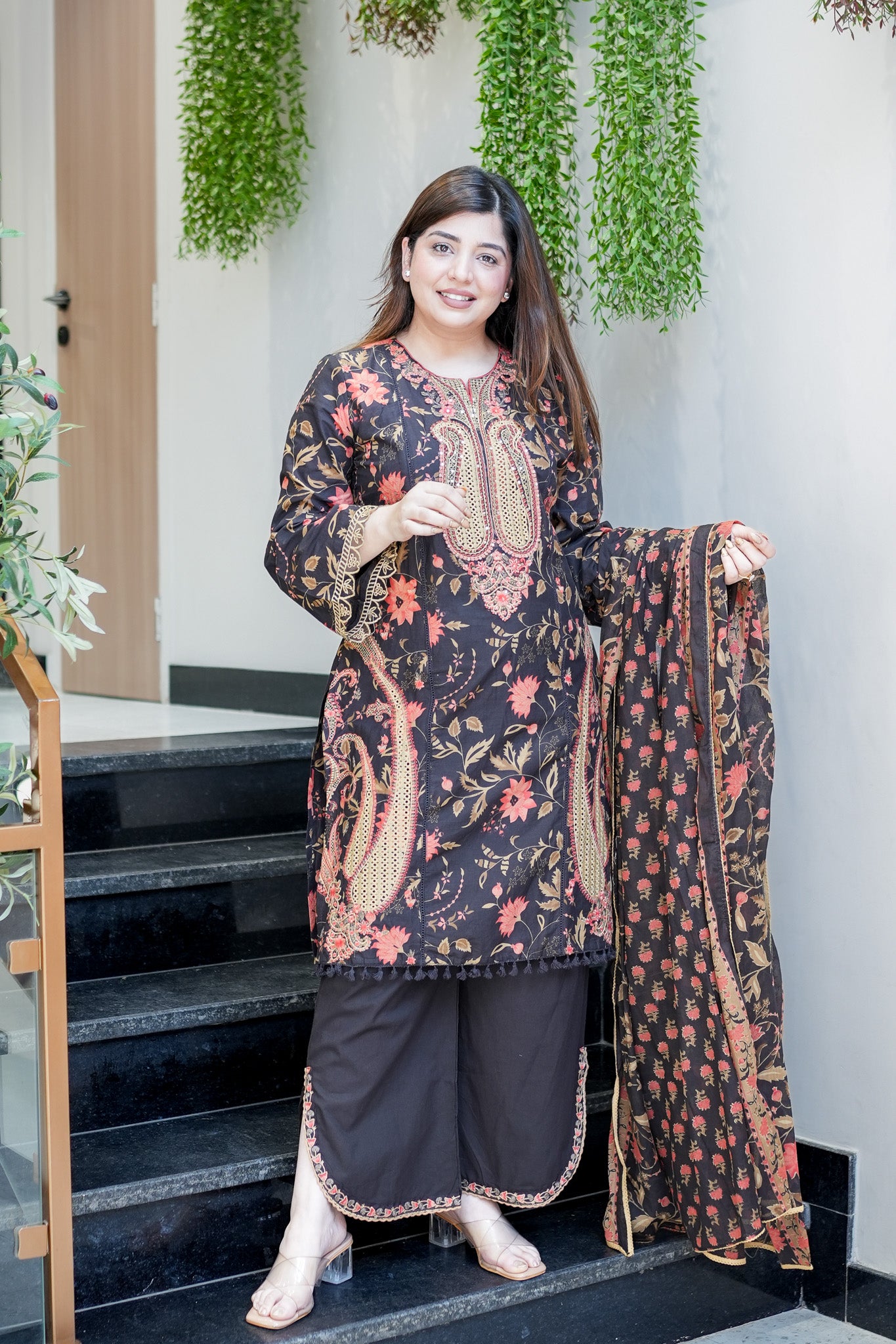 Mahnoor Cutwork Cotton Suit Set