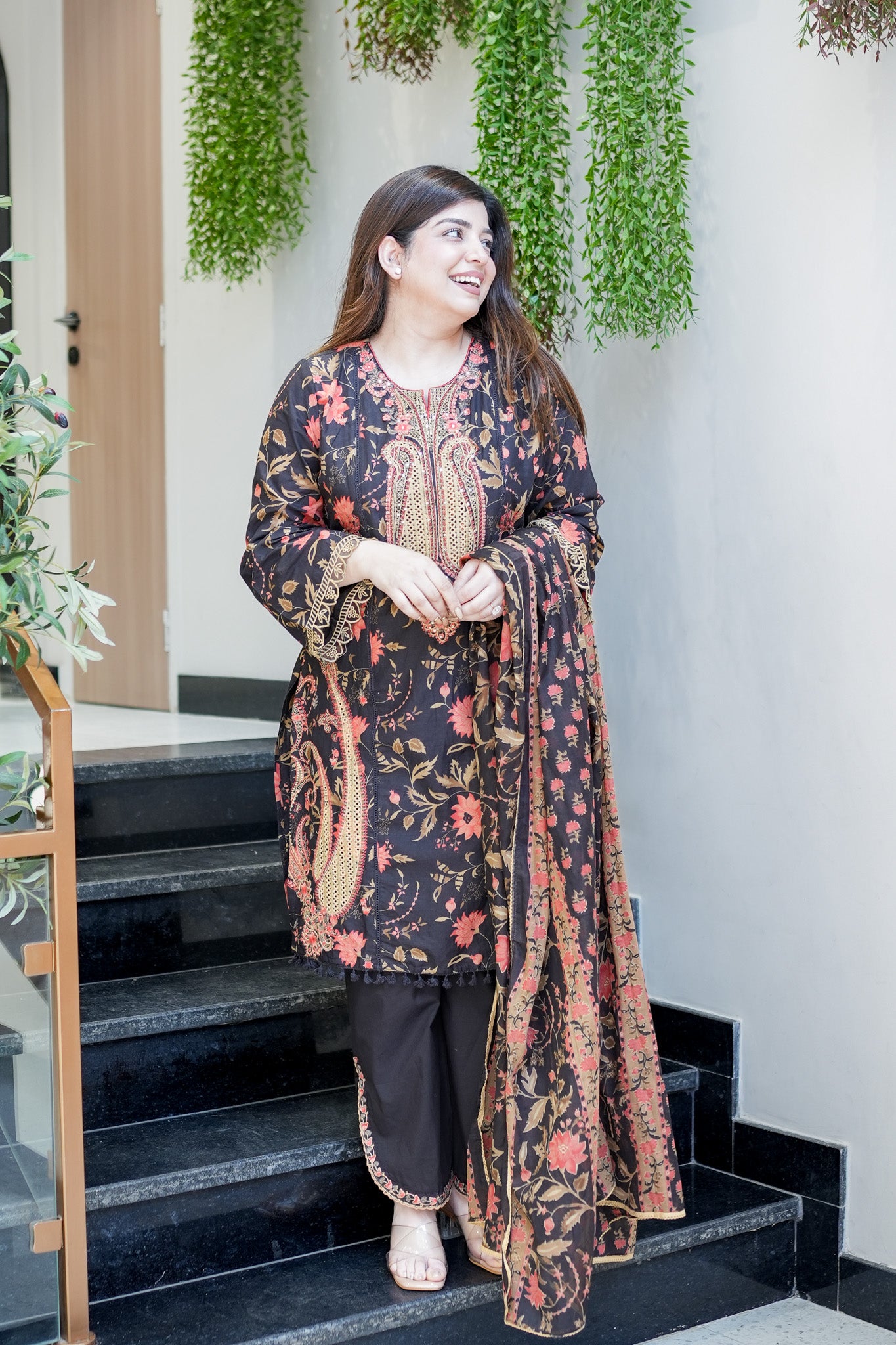 Mahnoor Cutwork Cotton Suit Set