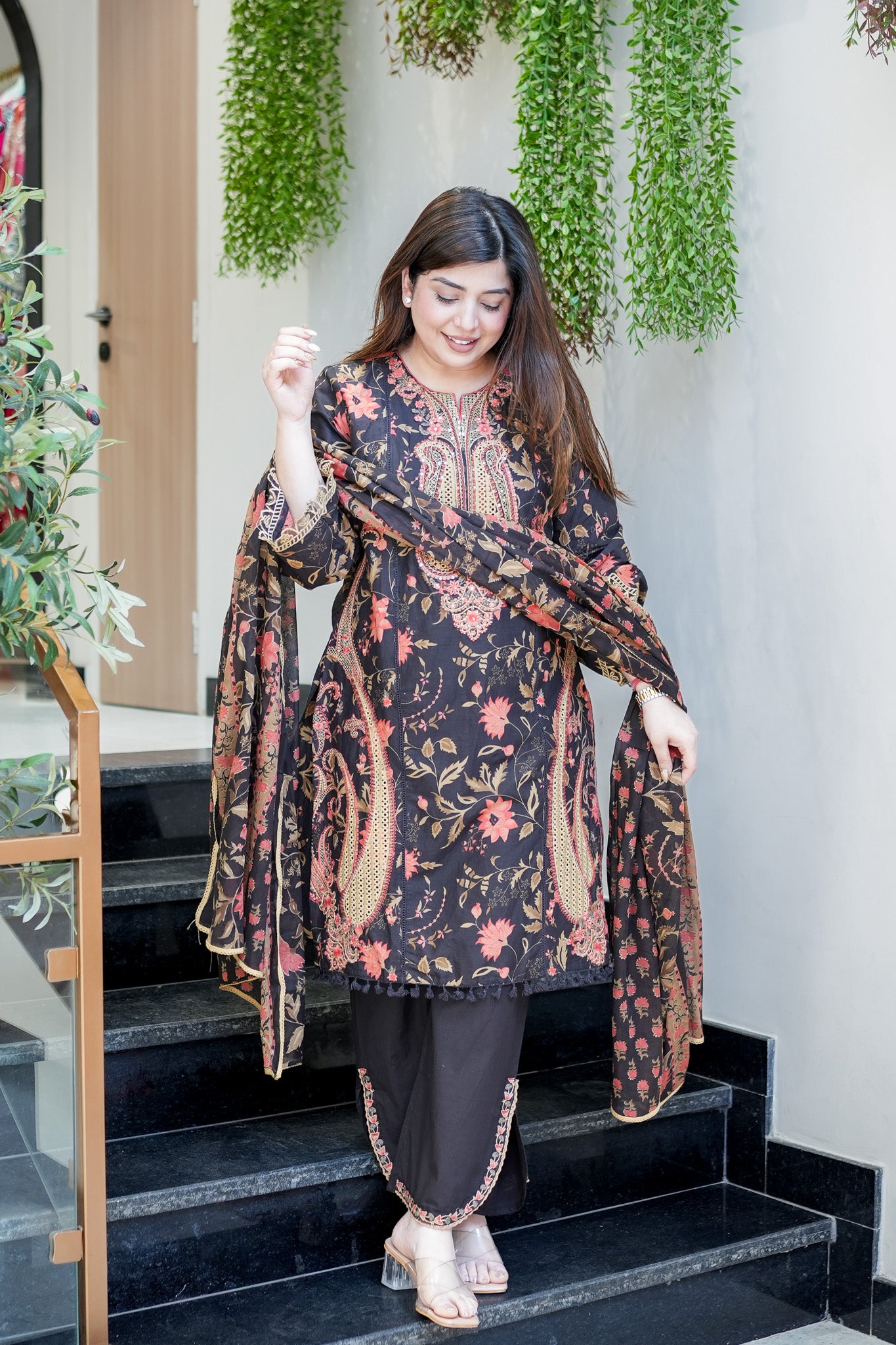 Mahnoor Cutwork Cotton Suit Set