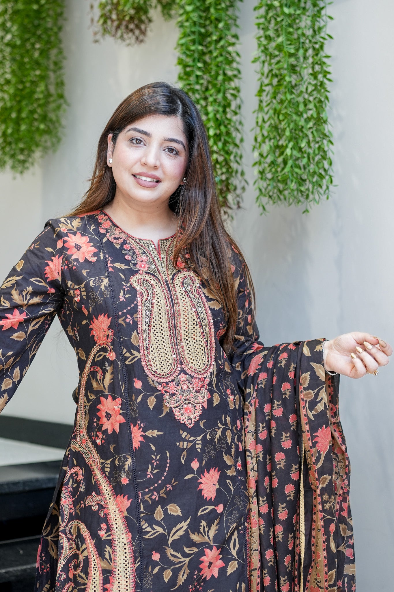 Mahnoor Cutwork Cotton Suit Set