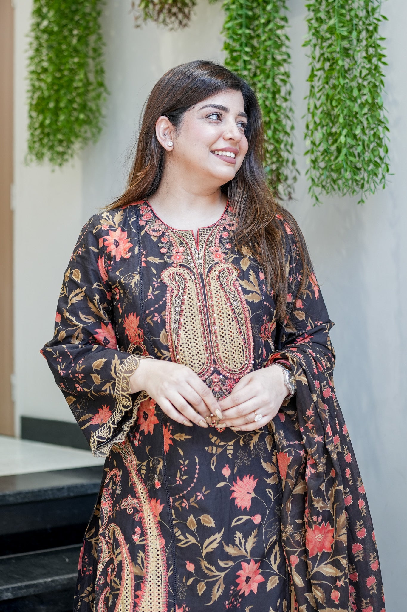 Mahnoor Cutwork Cotton Suit Set