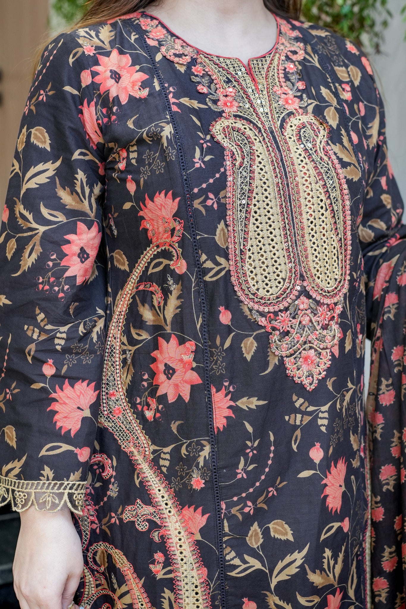 Mahnoor Cutwork Cotton Suit Set