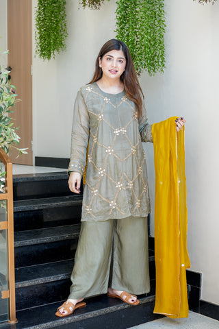 Faneera Embroidered Suit Set