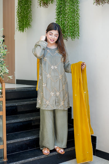 Faneera Embroidered Suit Set