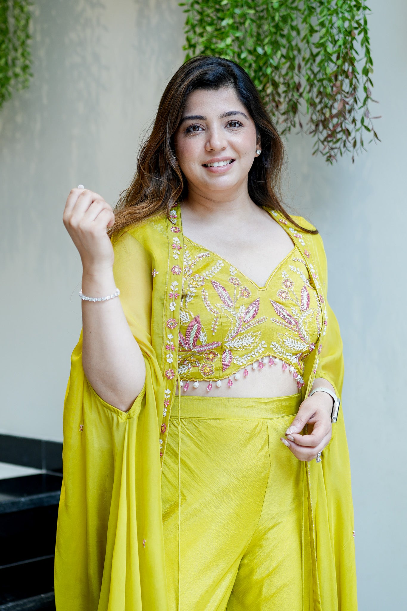 Mohe Embroidered Cape Style Outfit