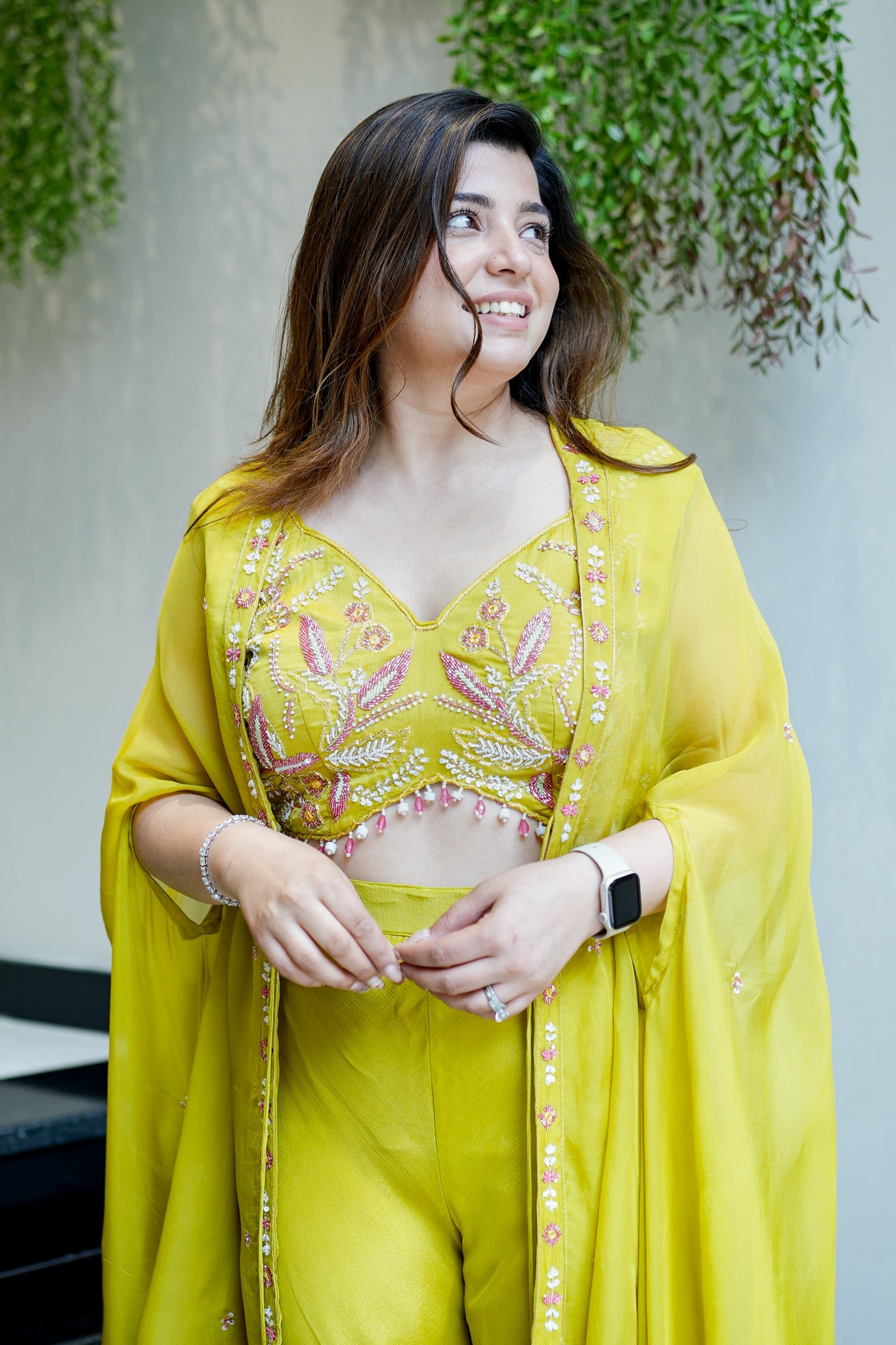 Mohe Embroidered Cape Style Outfit
