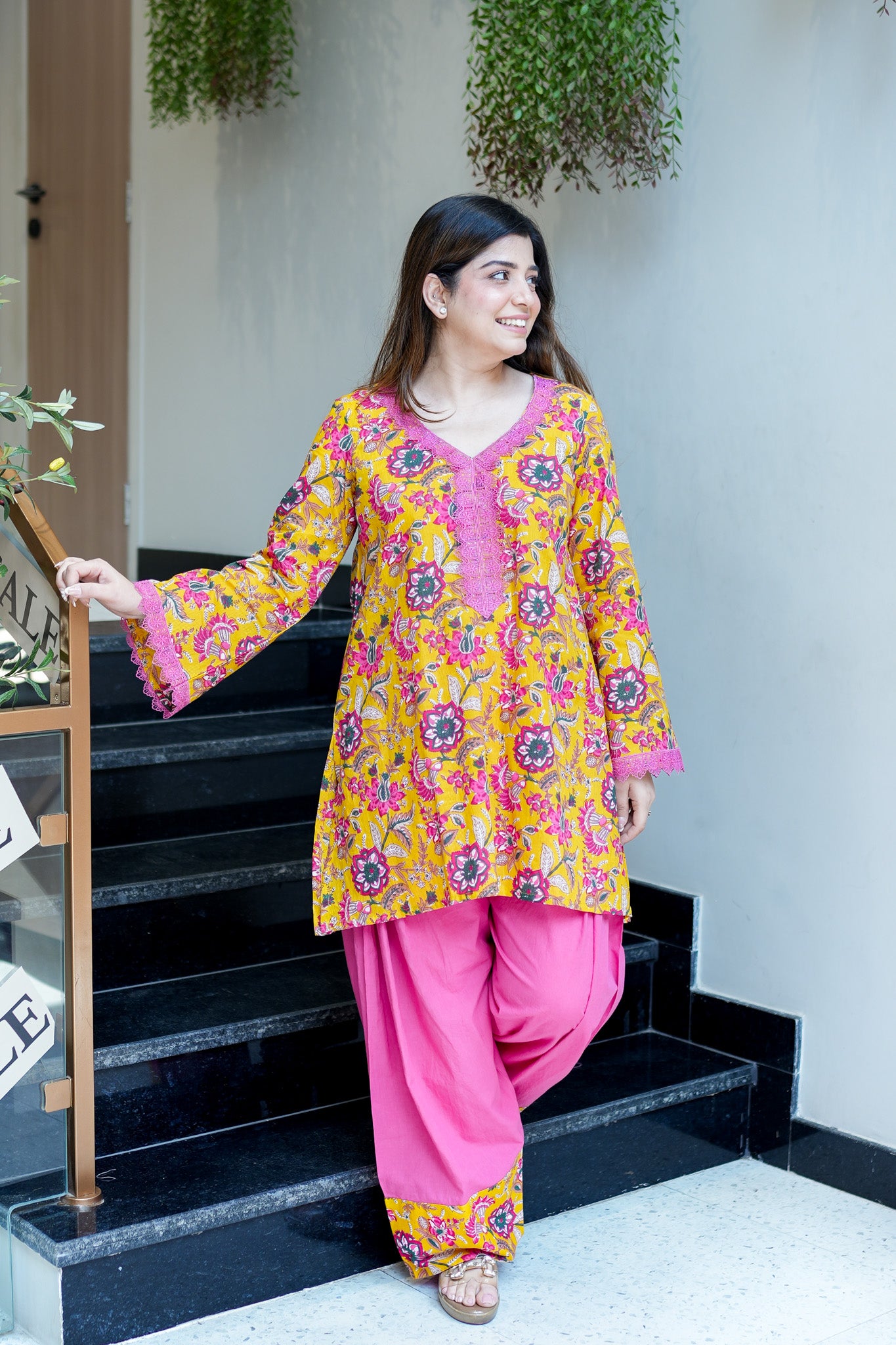 Taani Floral Farshi Salwar Set