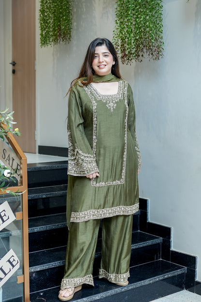 Kamya Hand Embroidered Suit Set