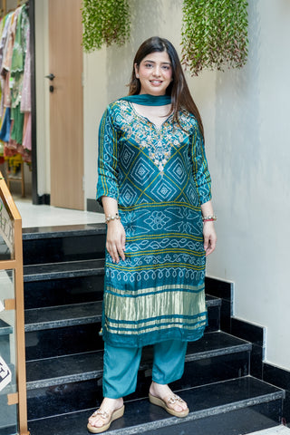 Kusha Bandhani Printed Suit Set