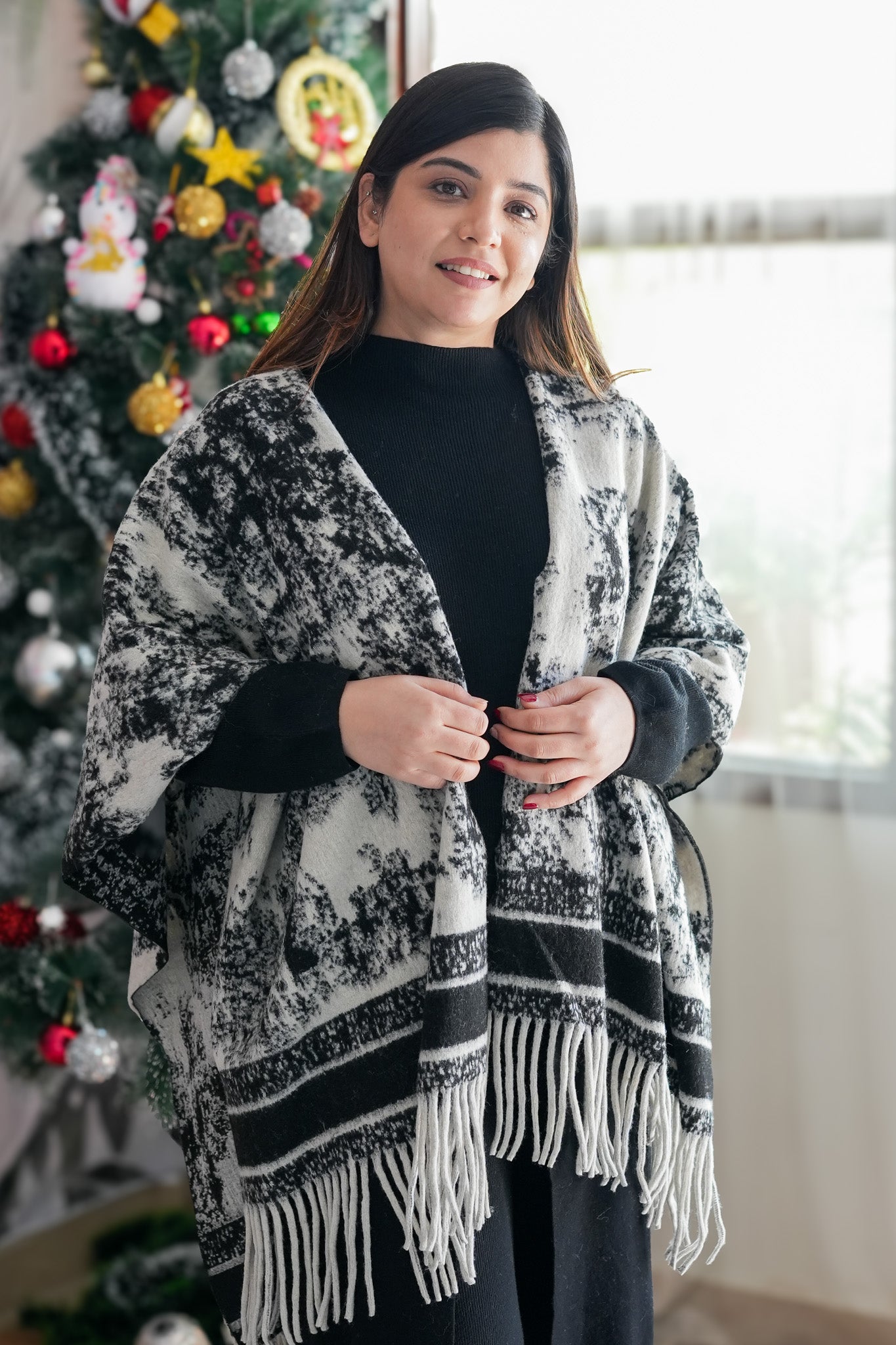 solie Premium Woollen Cape